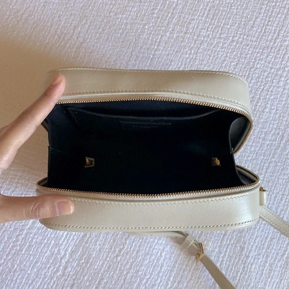 ✨SOLD✨YSL (Saint Laurent) Vicky Toy Small Quilted Lambskin Camera Bag - Picture 9 of 11